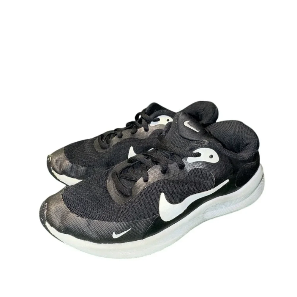 Nike Star Runner 4 Kids Running Shoes Black White FB7689-003 Size‎ 3Y